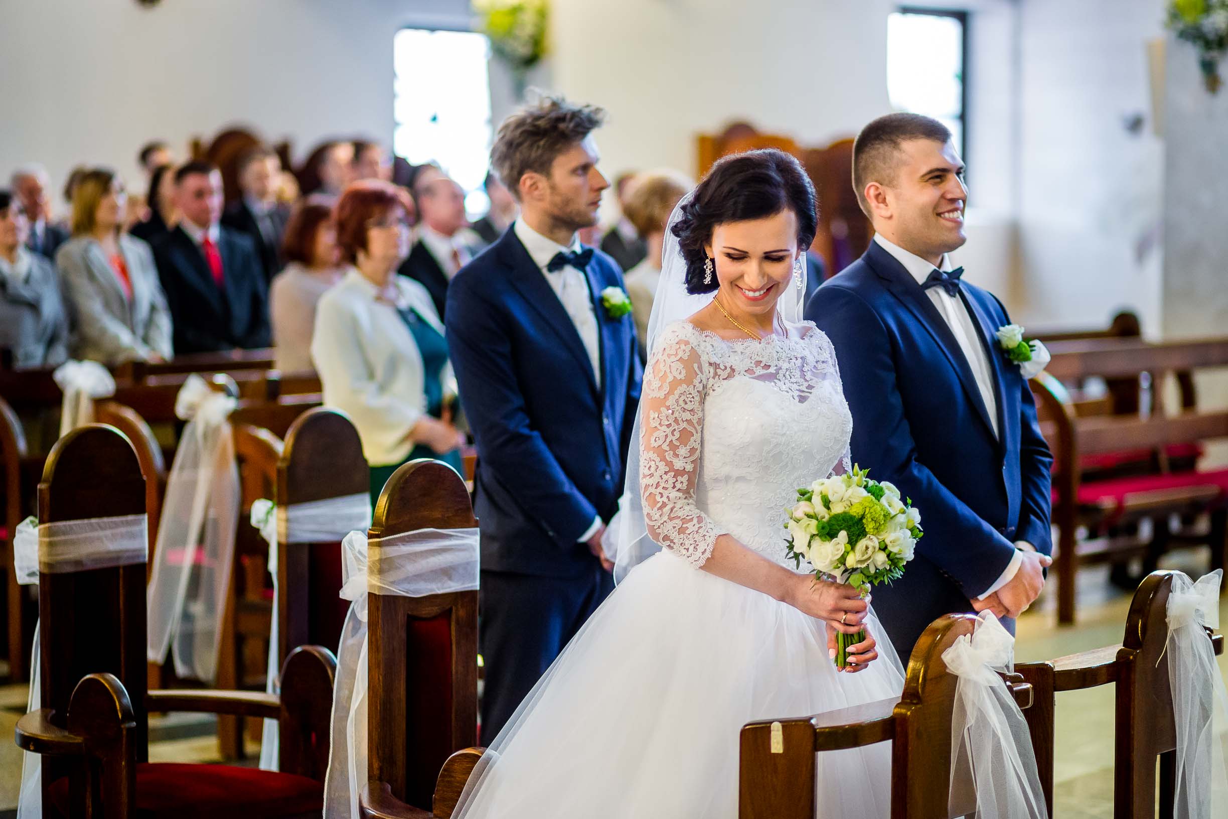 radosna-ceremonia-slubu-kościół