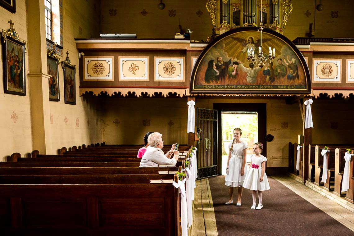 ślub w maju w drewnianym kościele dobrzeń wielki św. rocha