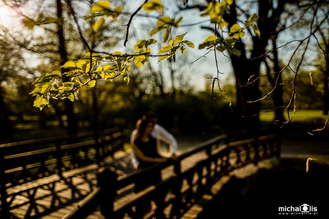 wiosenna_sesja_narzeczeńska_wrocław_park_szczytnicki_wiosna_fotograf_slubny_wroclaw