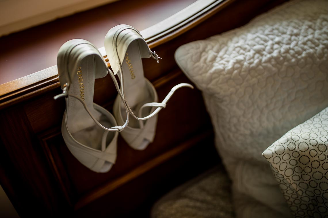 buty panny młodej fotografia ślubna wrocław buty do ślubu detal