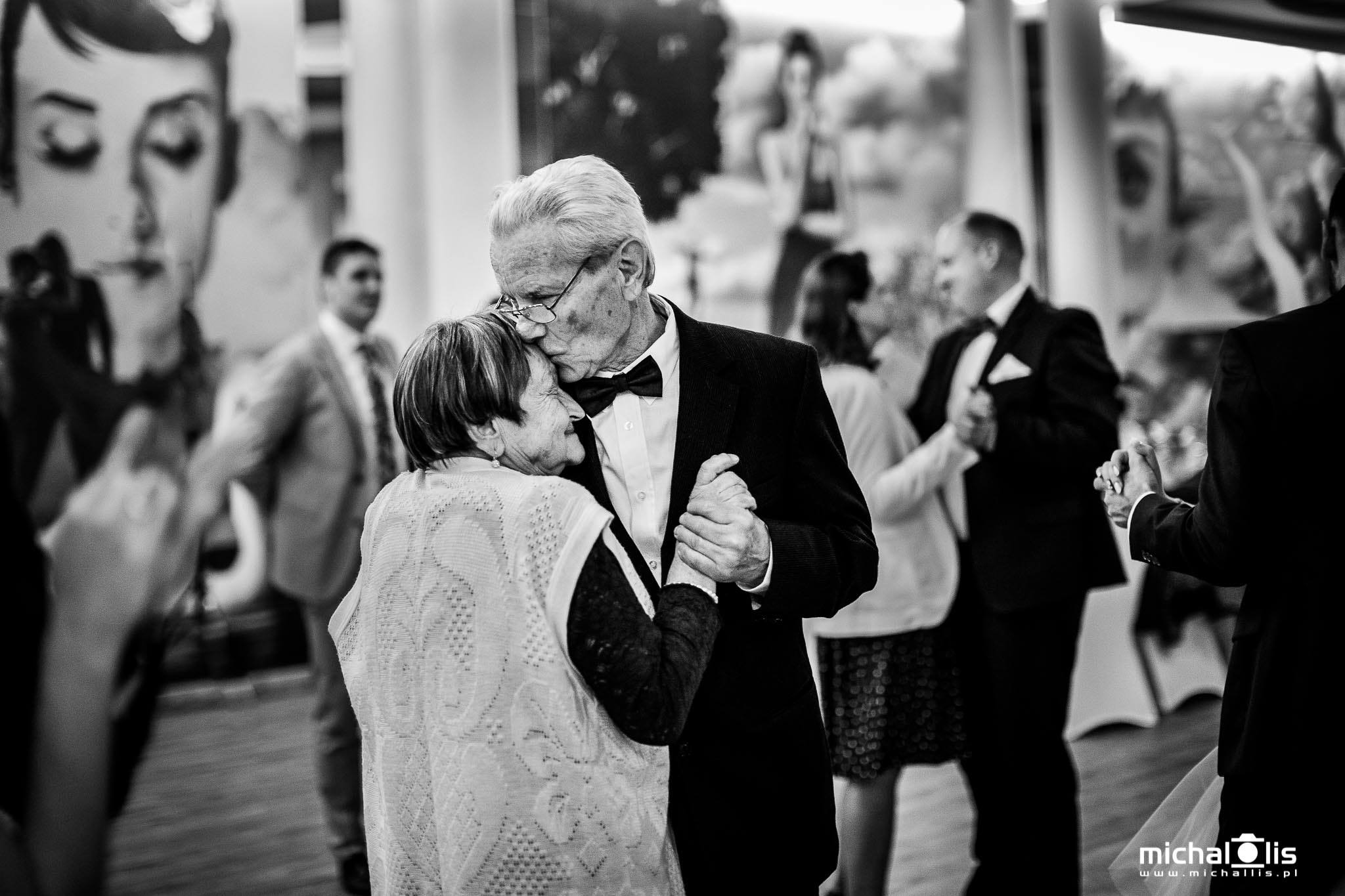 Wyjątkowe Historie Ślubne - dziadek pana młodego - wesele - emocjonalne zdjęcia ślubne